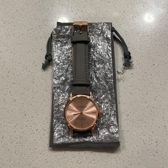 Monroé Classique Watch In Sunburst Solérose - Picture 6 of 7